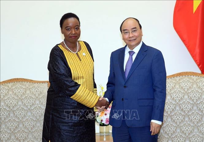 阮春福会见肯尼亚外交部长莫妮卡·朱马 - ảnh 1