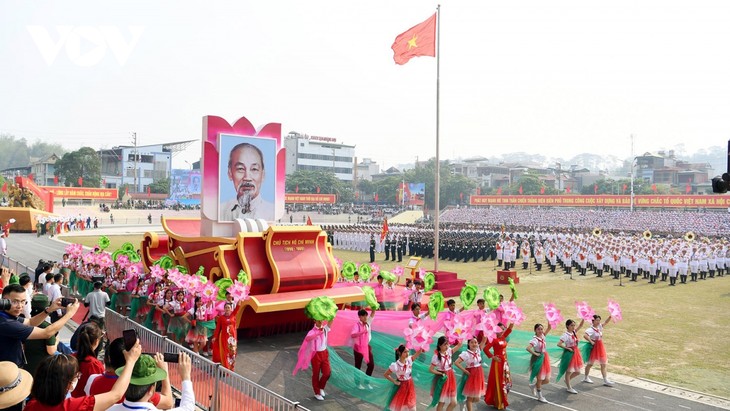 奠边府大捷70周年纪念典礼举行 - ảnh 1