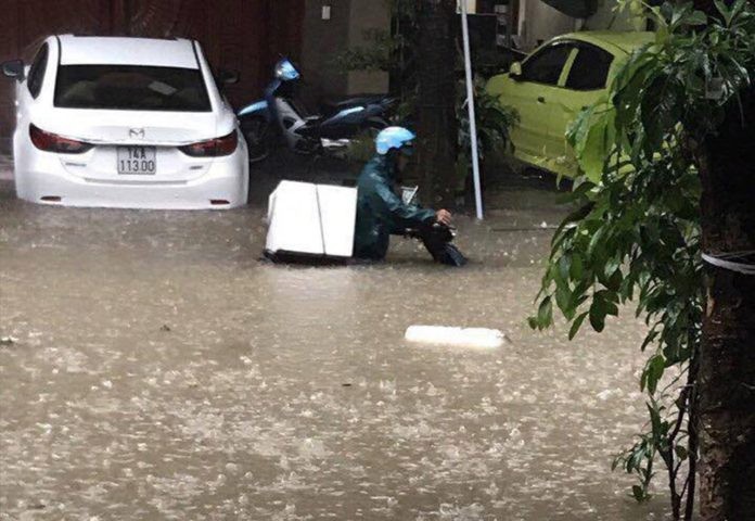   Les inondations et glissements de terrain : 14 morts au Vietnam - ảnh 1