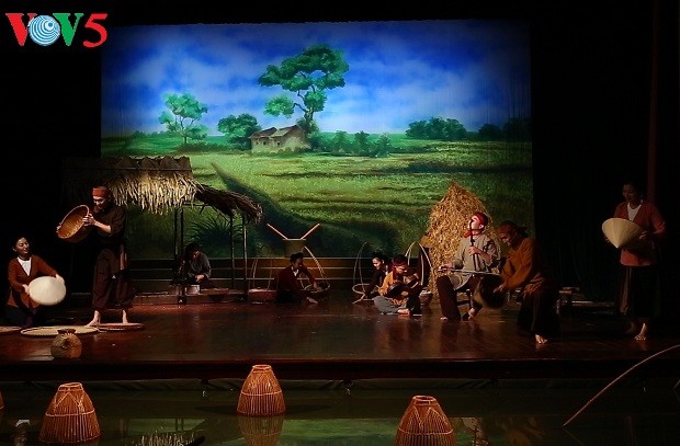 «L’âme du village vietnamien», un hommage à la musique traditionnelle - ảnh 3