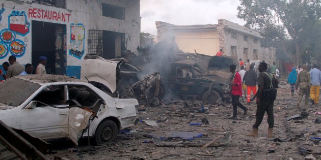  Somalie: Deux véhicules piégés explosent à Mogadiscio, plusieurs morts - ảnh 1