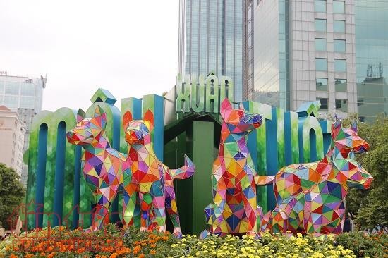Têt : Ho Chi Minh-ville inaugure son chemin floral - ảnh 1
