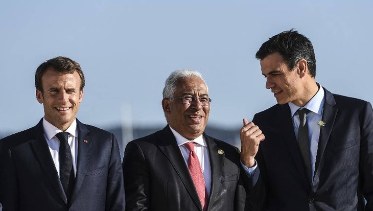 La France, l’Espagne et le Portugal relient leurs réseaux électriques - ảnh 1