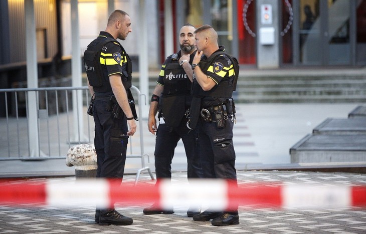Pays-Bas: Deux blessés lors d'une attaque au couteau à la gare d'Amsterdam - ảnh 1