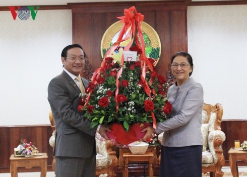 Le Bunpimay laotien: vœux des dirigeants vietnamiens - ảnh 1