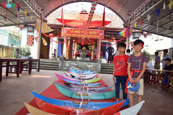 La fête traditionnelle du cerf-volant de Ba Duong Nôi - ảnh 3