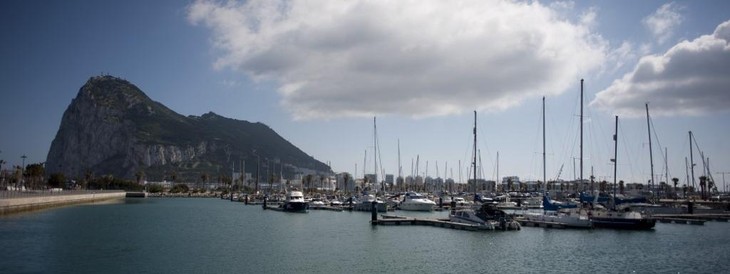 Syrie: Un navire soupçonné de livrer du pétrole, en dépit des sanctions, arrêté par Gibraltar - ảnh 1