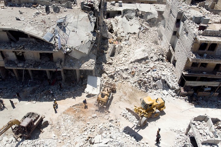 Syrie: 50 civils tués dans des raids sur la région d'Idleb - ảnh 1