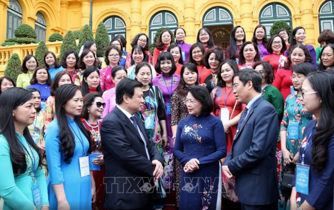 Dang Thi Ngoc Thinh rencontre des femmes gestionnaires et scientifiques du secteur éducatif - ảnh 1