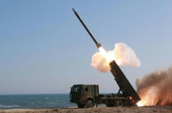 Pyongyang a lancé deux projectiles non identifiés - ảnh 1