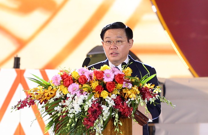 Vuong Dinh Huê participe au 90e anniversaire de la fondation de Pleiku - ảnh 1