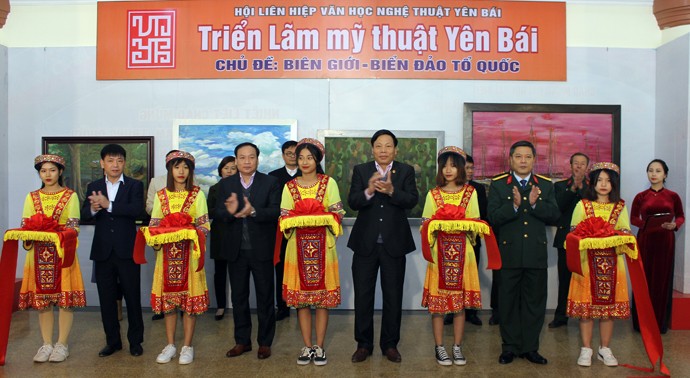Yên Bai: vernissage de «La frontière, la mer et les îles vietnamiennes»  - ảnh 1