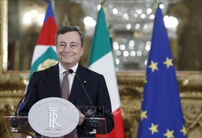 En Italie, Mario Draghi prend la tête d'un gouvernement élargi - ảnh 1
