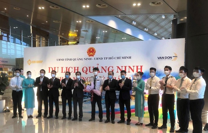 Vietnam Airlines reprend officiellement ses vols entre Hô Chi Minh-ville et Vân Dôn  - ảnh 1