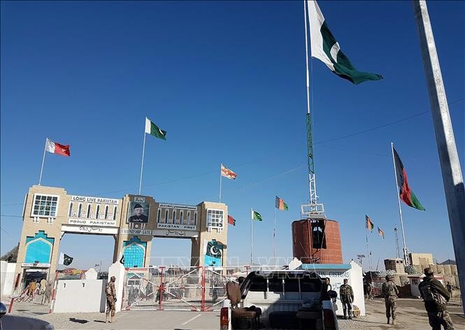 Le Pakistan rouvre temporairement un point de passage vers une zone afghane prise par les talibans - ảnh 1