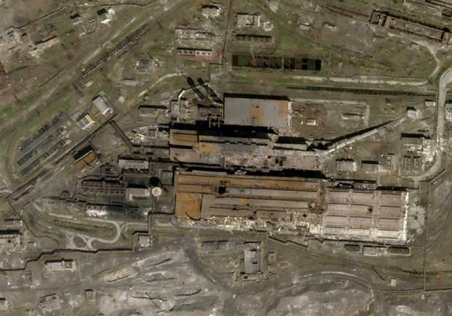 Marioupol: Moscou annonce un cessez-le-feu pour évacuer l’usine d’Azovsal, Kiev dément - ảnh 1