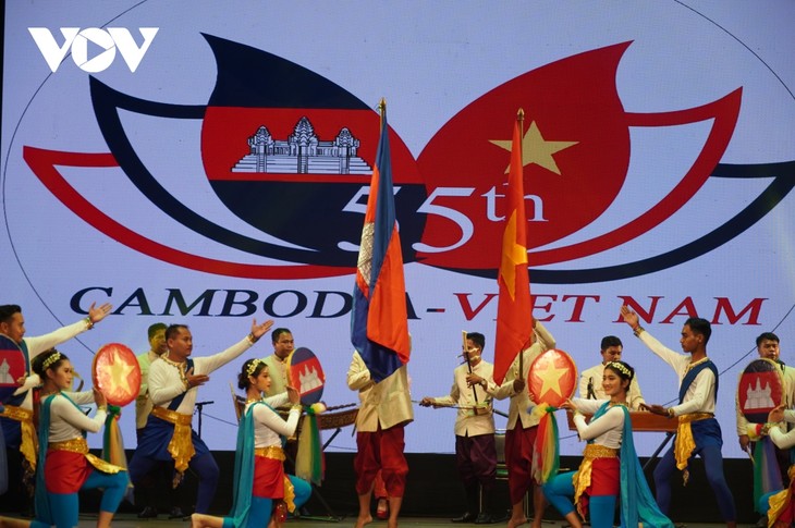 Ouverture de la Semaine culturelle du Cambodge au Vietnam - ảnh 1