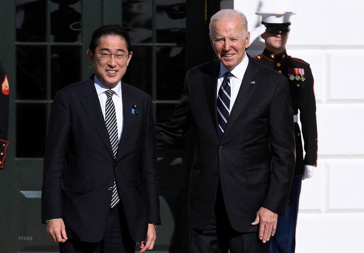 Biden rencontrera Kishida en marge du sommet du G7 - ảnh 1
