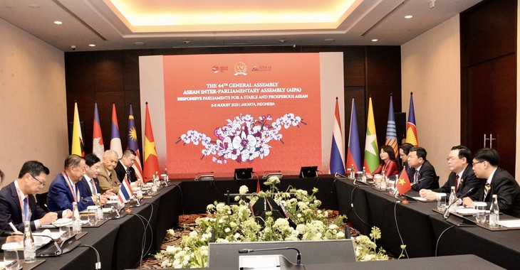 Le Vietnam et la Thaïlande intensifient leur coopération parlementaire - ảnh 1