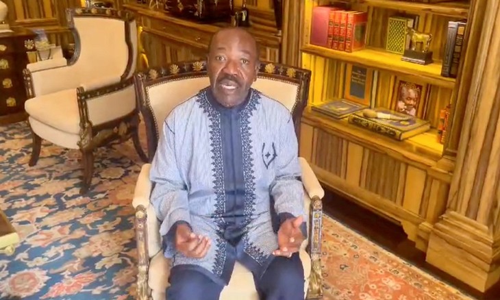 Gabon: le président déchu Ali Bongo Ondimba est «libre de se rendre à l'étranger» - ảnh 1