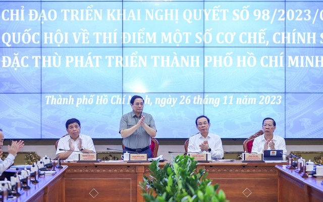 Pham Minh Chinh demande une mise en oeuvre efficace des politiques spécifiques à Hô Chi Minh-ville. - ảnh 1