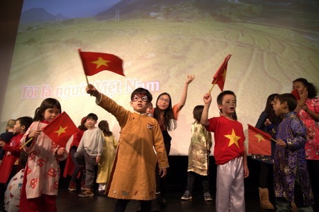 Renforcer la solidarité au sein de la diaspora vietnamienne en Suisse - ảnh 1