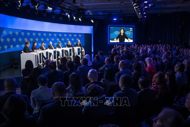 Davos 2024 : le président du Forum économique mondial appelle à la solidarité mondiale  - ảnh 1