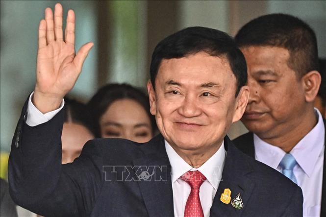 L’ancien Premier ministre thaïlandais Thaksin libéré - ảnh 1