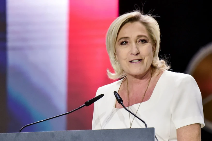 Élections législatives: Éric Ciotti annonce une coalition inédite avec Marine Le Pen - ảnh 1