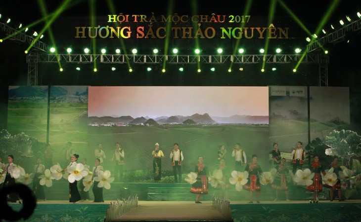 Tea Festival opens in Moc Chau - ảnh 1