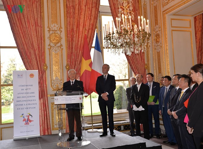 Vietnam, France mark 45th anniversary of diplomatic ties  - ảnh 1