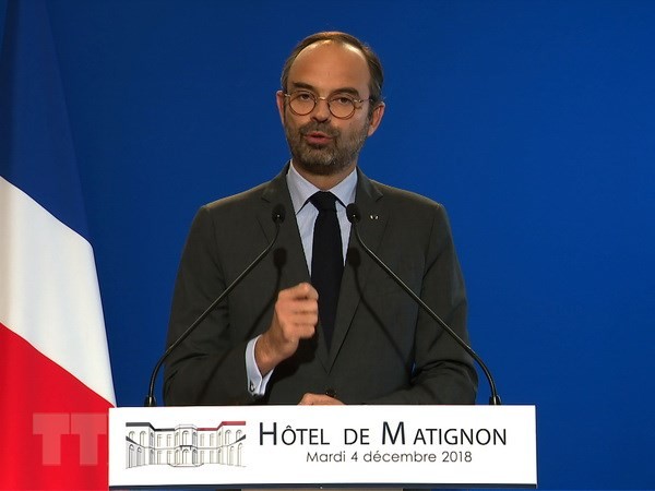 French PM Edouard Philippe calls for 'dialogue' after fresh 'yellow vest' protests - ảnh 1
