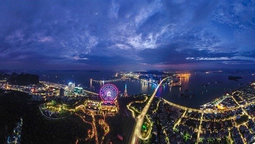 Ha Long winter carnival awaits visitors during New Year holiday - ảnh 1