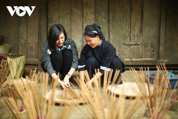 Incense-making craft of the Nung ethnic minority in Cao Bang - ảnh 11