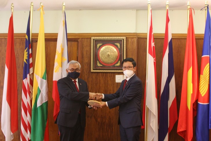 Vietnamese Embassy in South Africa shows strong performance as APC Chair in 2020 - ảnh 1