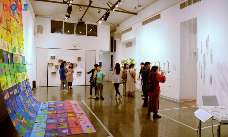 Exhibition “Parallel World” – a new look at people with autism  - ảnh 18