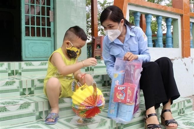 Vietnam strengthens support for children orphaned by COVID-19 - ảnh 1