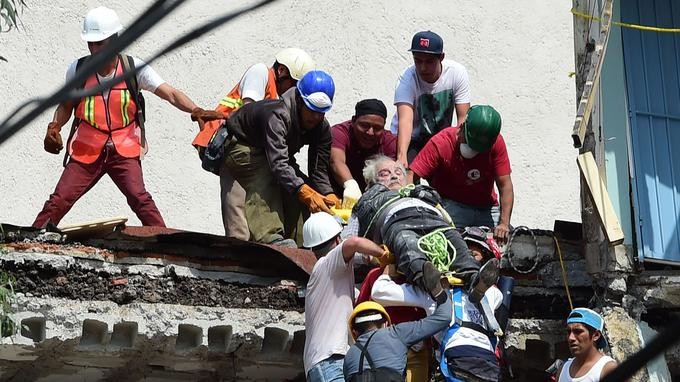 Le Mexique frappé par un puissant séisme - ảnh 1
