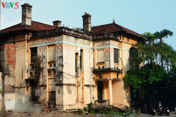 La station de radio Bach Mai, l’un des plus vieux édifices d’architecture française de Hanoi - ảnh 1