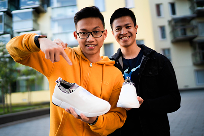 Deux jeunes vietnamiens qui fabriquent des sneakers à base de café honorés par Forbes Europe - ảnh 1