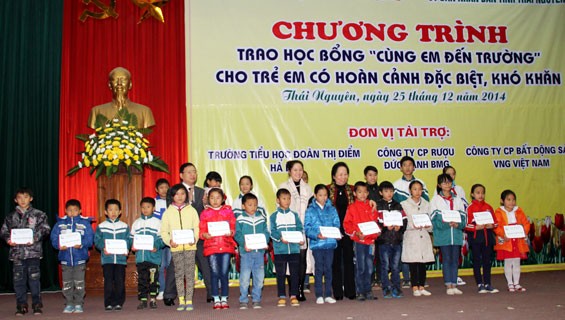 Scholarships aid Thai Nguyen’s disadvantaged children  - ảnh 1