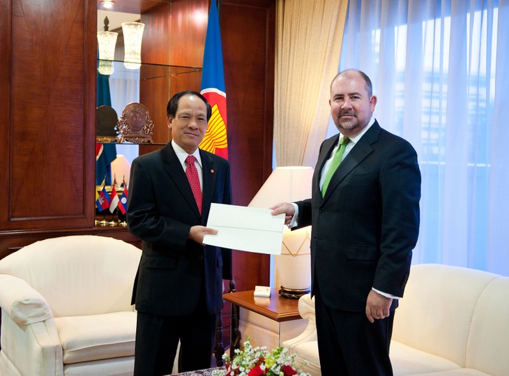 Ireland to enhance cooperation with ASEAN - ảnh 1