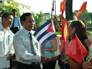 Cuban President welcomes Vietnamese Party delegation - ảnh 1