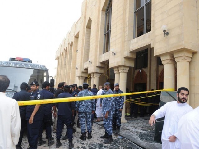 Suspect Kuwait mosque bomb attack admits being in Islamic State - ảnh 1