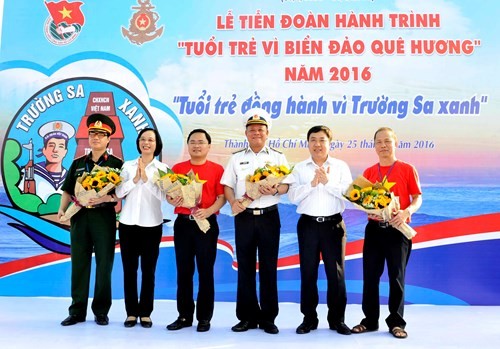 Activities respond to 2016 Youth journey for the homeland’s seas and islands  - ảnh 1
