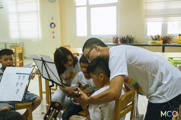 The Hanoi Miracle Choir and Orchestra: When music changes life - ảnh 2
