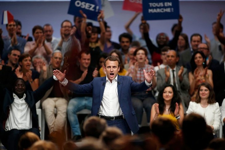 France’s former economy minister runs for presidency - ảnh 1