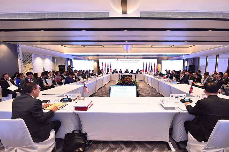 Senior officials discuss preparations for upcoming major ASEAN events - ảnh 1