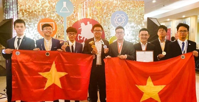 Vietnam wins big at 4th International Olympiad of Metropolises - ảnh 1