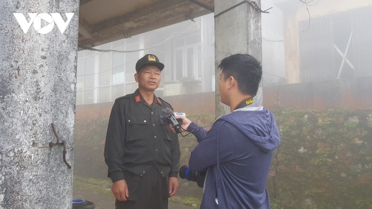 Uneasy life of VOV technicians in a cold, misty peak - ảnh 3